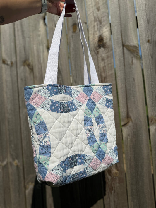 Quilted Tote Bag – Vintage Double Wedding Ring Pattern in Pastel Blues & Pinks